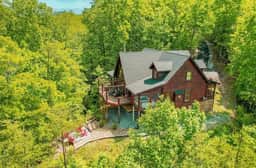 Luxury Cabin with Private Waterfall & Hot Tub - Image 2