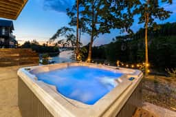 The Incredible Smoky Mtn Luxury Lake House, 4 BR! - Image 5