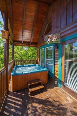 Family Cabin with mountain views and Hot Tub - Image 5