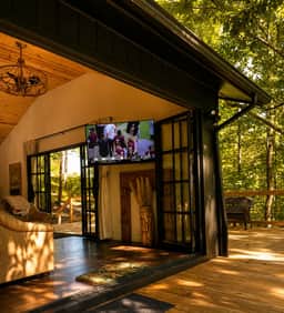 Jeep Friendly Smoky Mountain Cabin with Views - Image 3