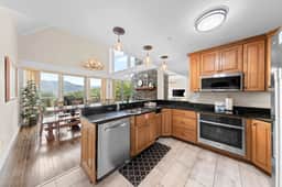 Luxury Chalet 5BR, Sleeps 18, Mind-Blowing Views - Image 5