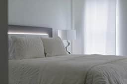 Historic Renovated Knox Loft with Parking! - Image 5