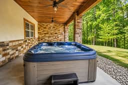 5 King Bedroom Mtn Lodge Hot Tub, Yard, & Games - Image 3
