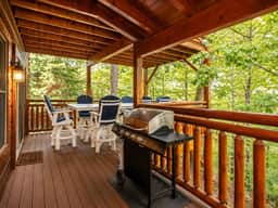 Luxury Cabin with Hot Tub, Game Room, 5 King Suites - Image 3