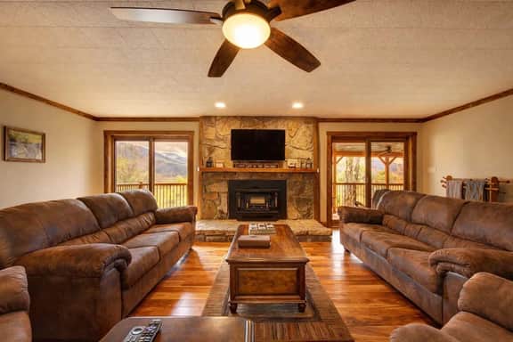 Luxury Cabin with Theater, Arcade, and Views - Image 5
