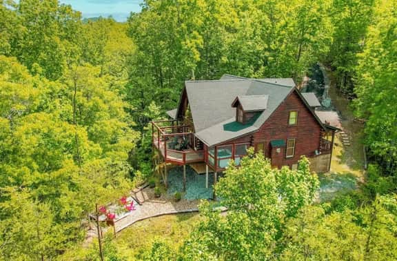 Luxury Cabin with Private Waterfall & Hot Tub - Image 2