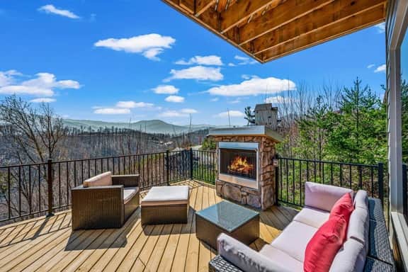 Luxury Cabin Mountain Views, Hot Tub & Game Loft - Image 5