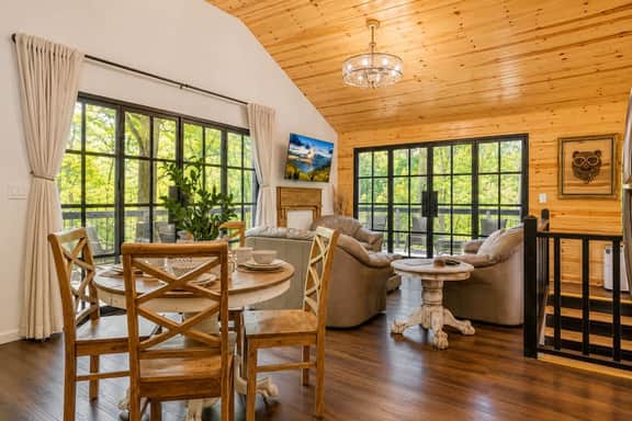 Jeep Friendly Smoky Mountain Cabin with Views - Image 5