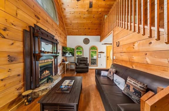 Family Retreat, Hot Tub, Game Room 5 mi Dollywood - Image 5