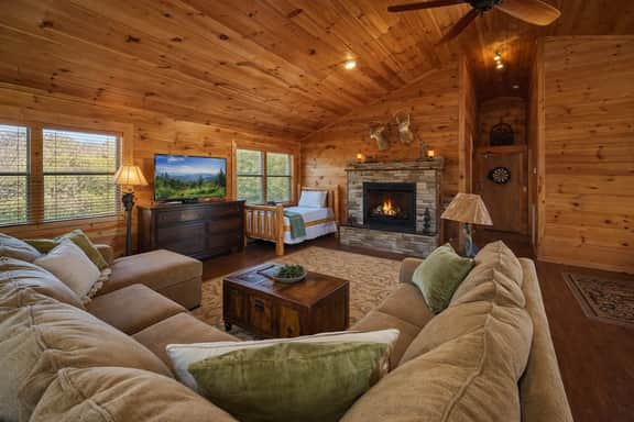 Luxe Smoky Mtn Family Estate, 2 Homes, Sleeps 20 - Image 3