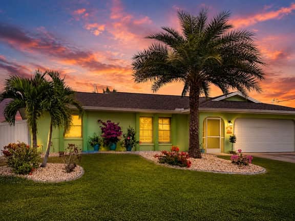 Port Charlotte Waterfront Luxe Tiki, Pool, Dock - Image 4