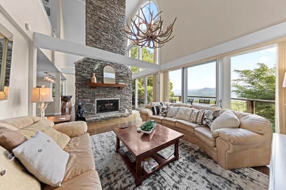 Luxury Chalet 5BR, Sleeps 18, Mind-Blowing Views - Image 3