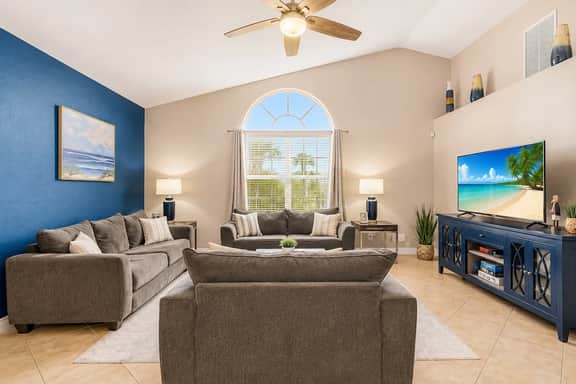 Luxe Cape Coral Villa with Heated Pool, Arcade, Games! - Image 4