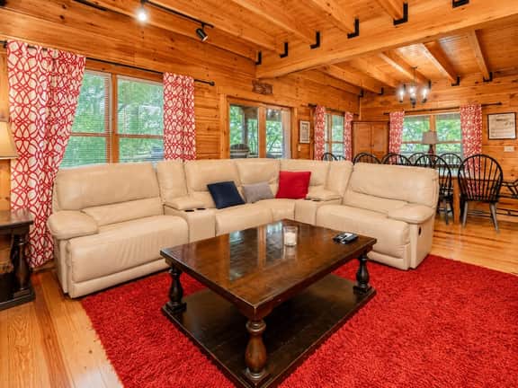 Luxury Cabin with Hot Tub, Game Room, 5 King Suites - Image 4