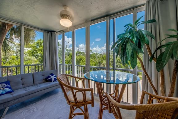 South end 2BR 2BA Across Street from Beach - Image 1